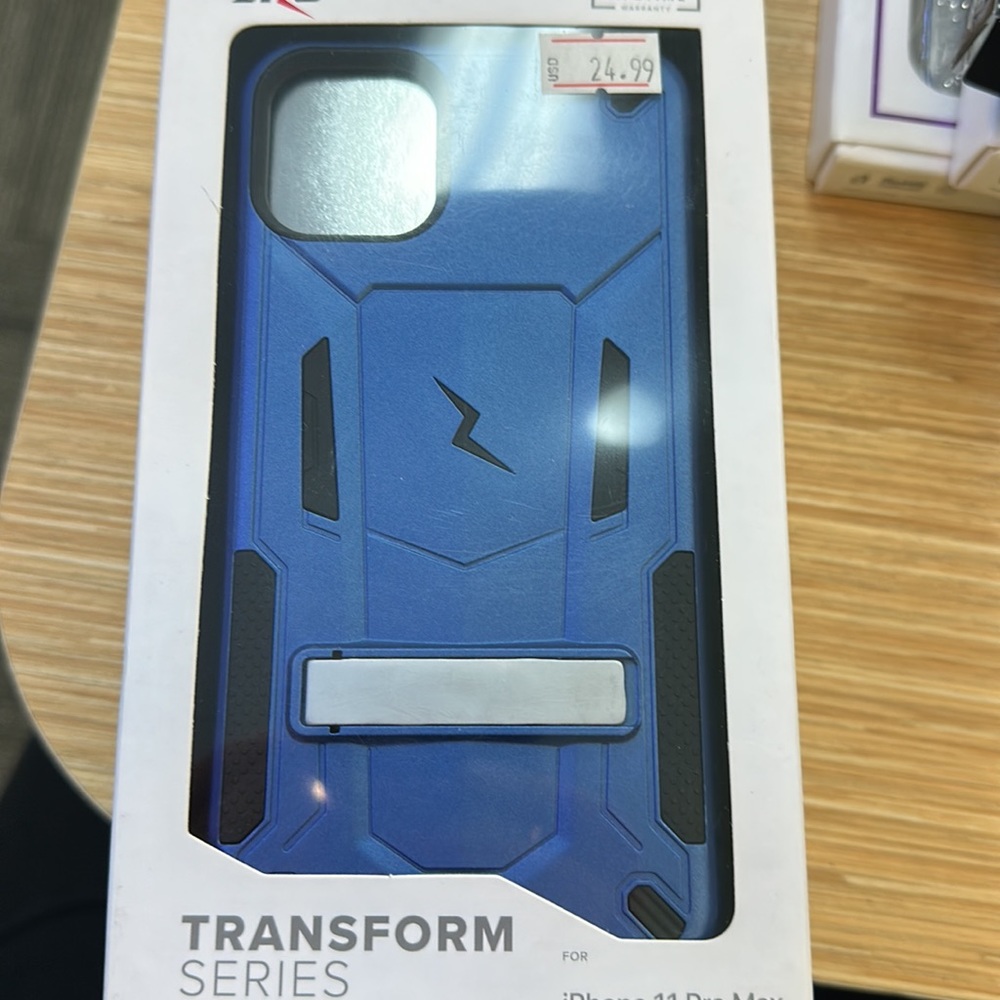 iPhone 11 Pro Max case - Picture 3 of 4